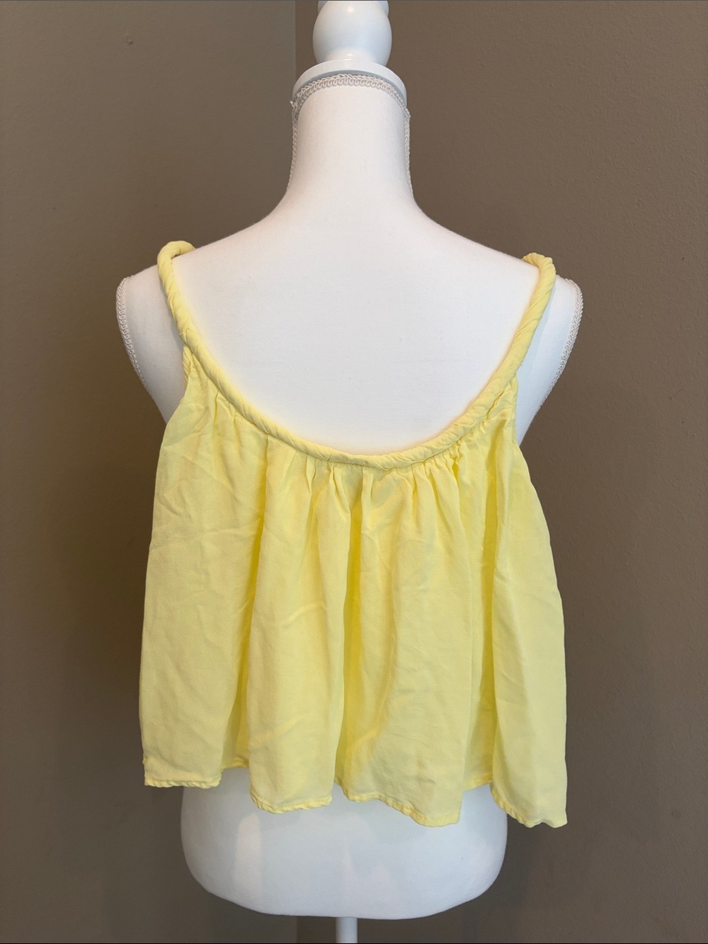 Yellow top - Picture 3 of 5